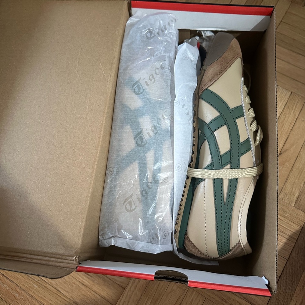 Onitsuka Tiger by Asics Tan and Green Sneakers (Euro Size 40)